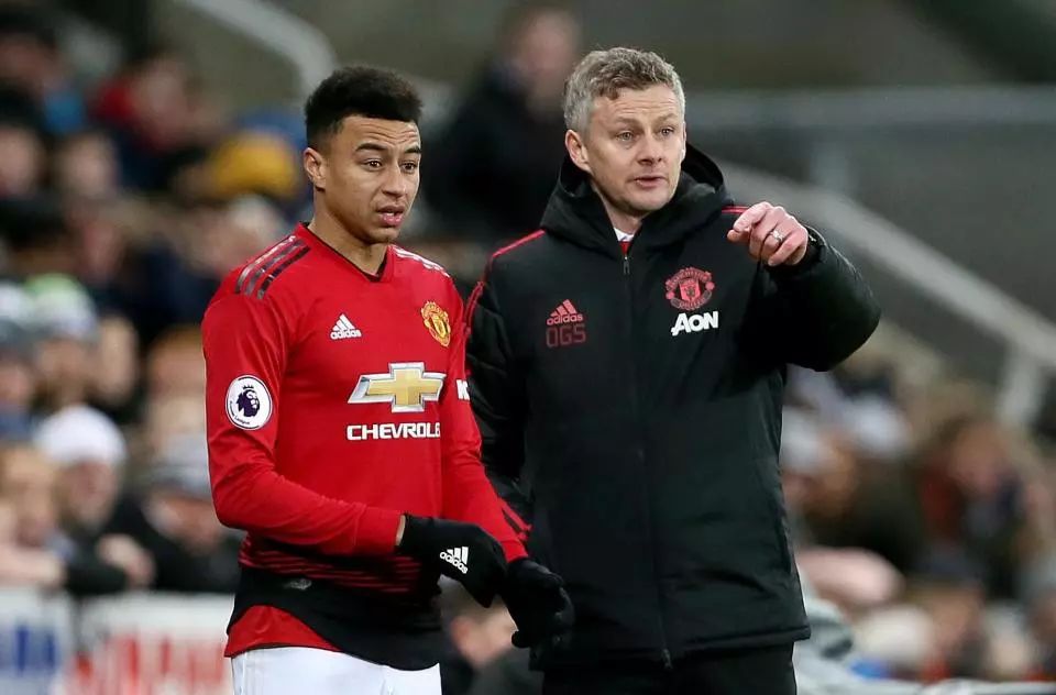 这使得他在 这使得他在